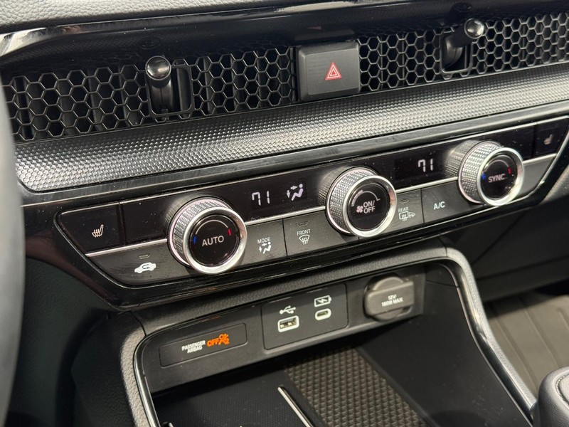 Honda CR-V Hybrid Vehicle Image 19