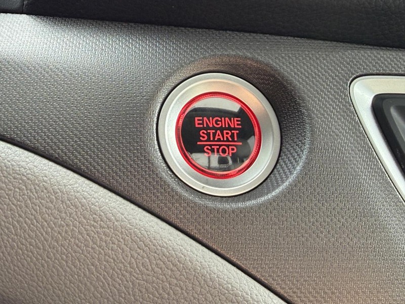 Honda Ridgeline Vehicle Image 16