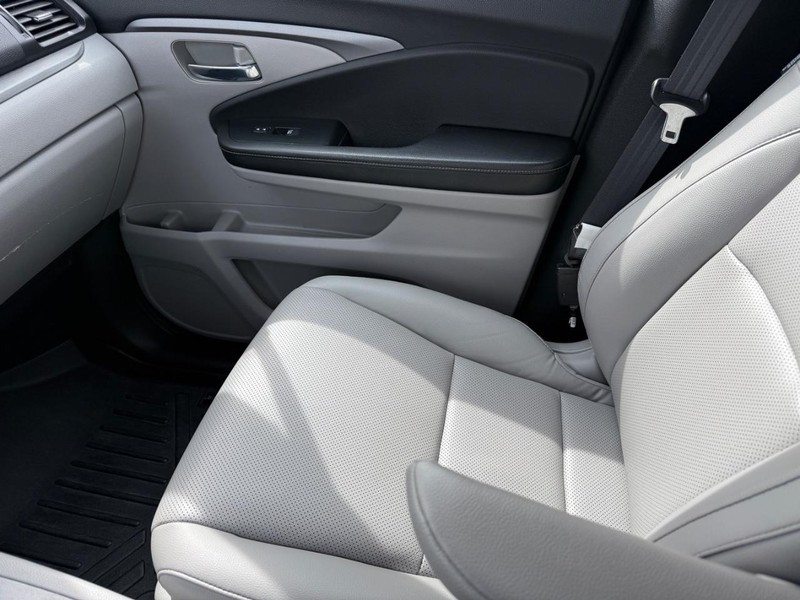 Honda Ridgeline Vehicle Image 21