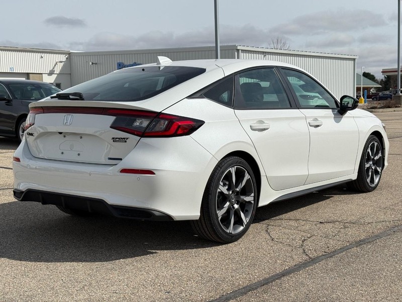 Honda Civic Hatchback Hybrid Vehicle Image 3