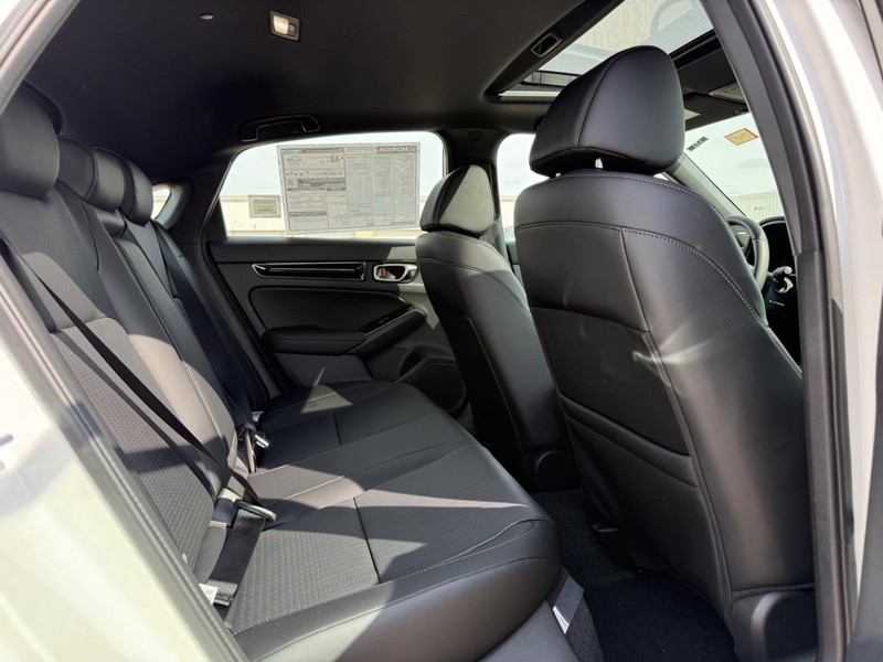 Honda Civic Hatchback Hybrid Vehicle Image 5