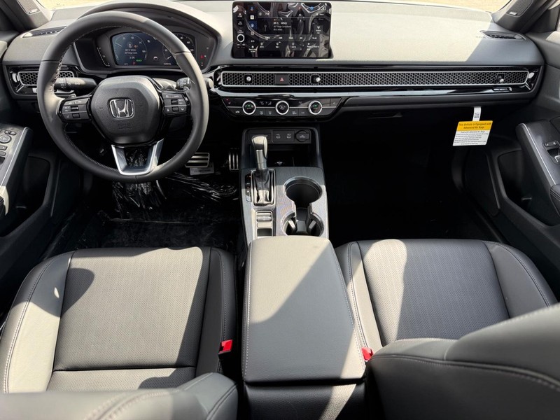 Honda Civic Hatchback Hybrid Vehicle Image 7