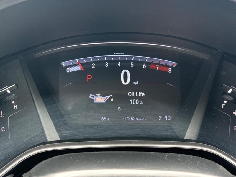 Honda CR-V Vehicle Full-screen Gallery Image 17