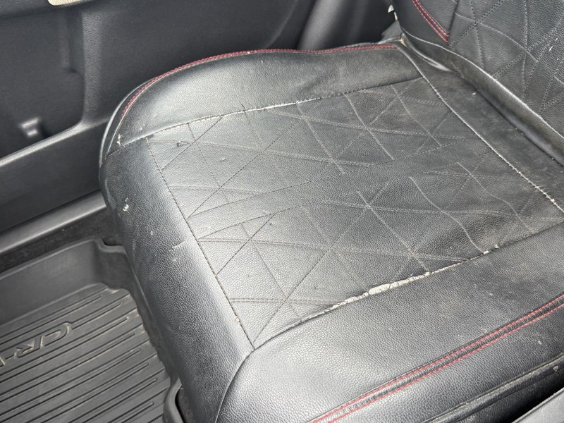 Honda CR-V Vehicle Full-screen Gallery Image 20