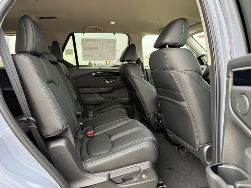 Honda Pilot Vehicle Image 6