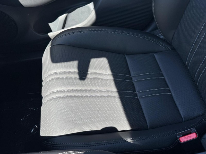 Honda HR-V Vehicle Image 20