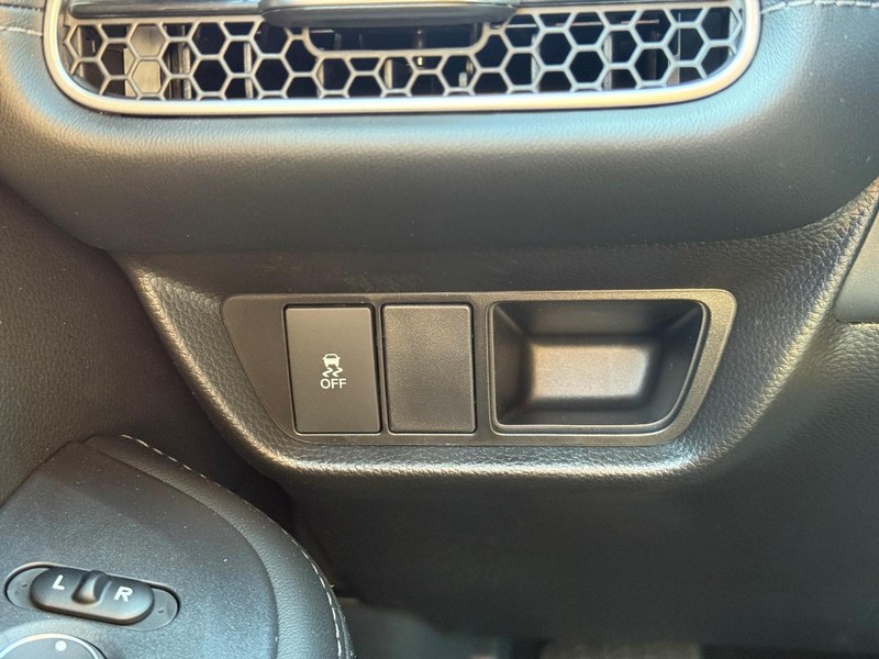 Honda HR-V Vehicle Image 21