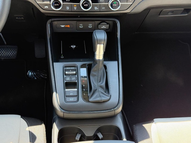 Honda CR-V Vehicle Image 12