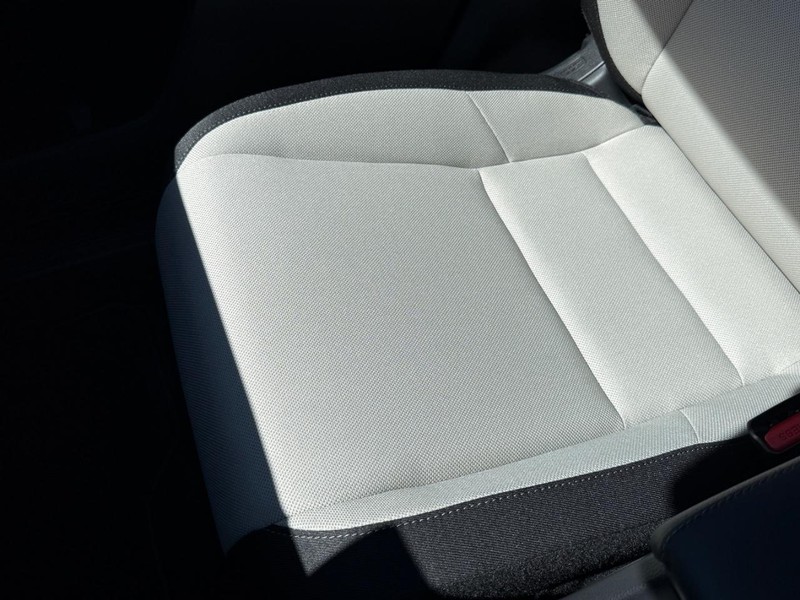 Honda CR-V Vehicle Image 20