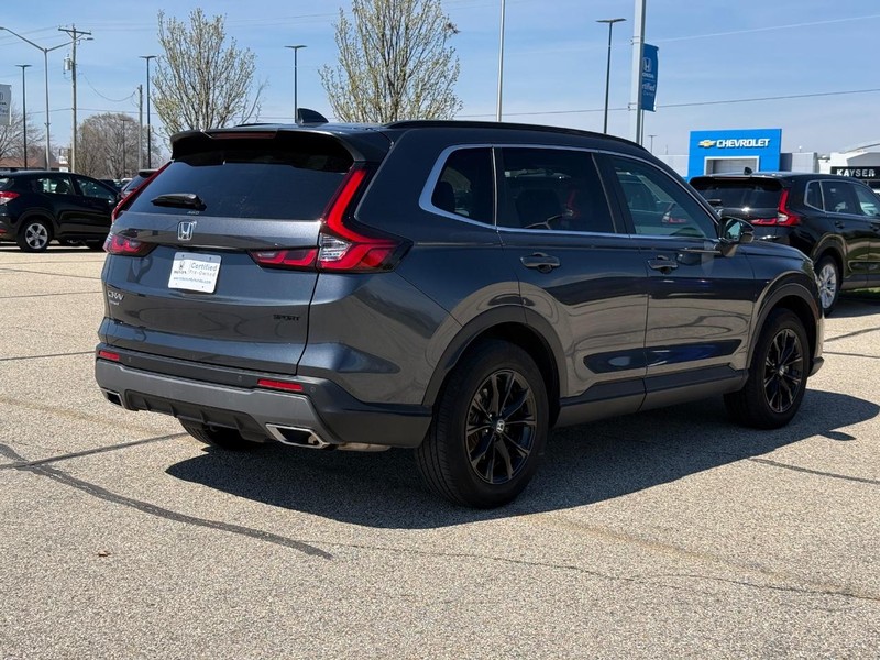 Honda CR-V Hybrid Vehicle Full-screen Gallery Image 03