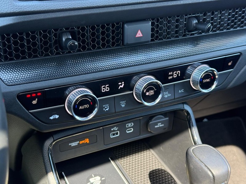 Honda CR-V Hybrid Vehicle Full-screen Gallery Image 19