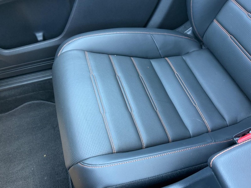 Honda CR-V Hybrid Vehicle Full-screen Gallery Image 20