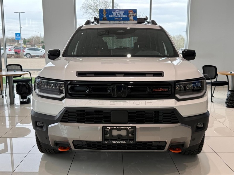 Honda Passport Vehicle Image 5