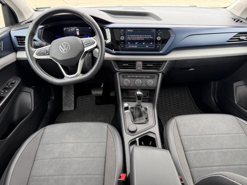 Volkswagen Taos Vehicle Full-screen Gallery Image 10