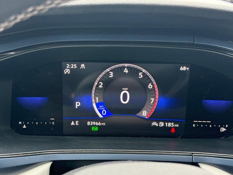 Volkswagen Taos Vehicle Full-screen Gallery Image 17