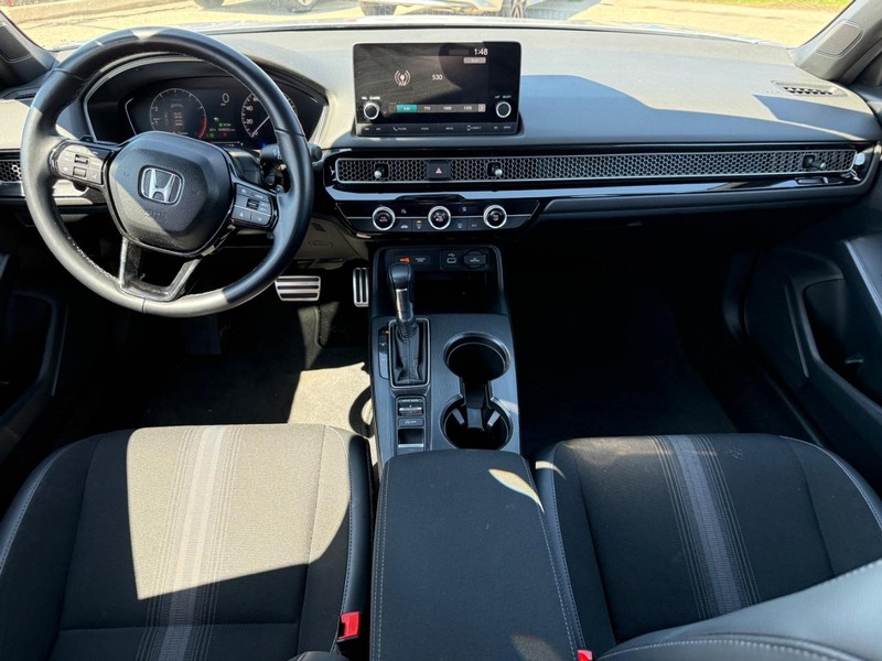 Honda Civic Hatchback Vehicle Full-screen Gallery Image 09