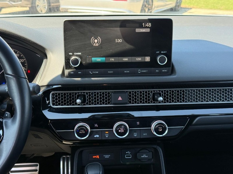 Honda Civic Hatchback Vehicle Full-screen Gallery Image 10