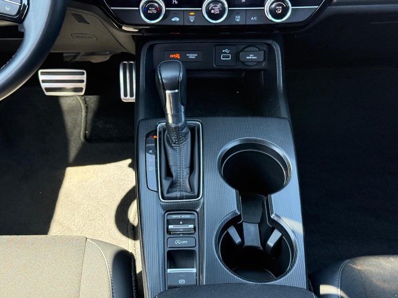 Honda Civic Hatchback Vehicle Full-screen Gallery Image 11