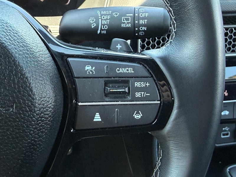 Honda Civic Hatchback Vehicle Full-screen Gallery Image 15