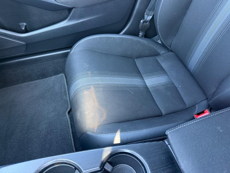 Honda Civic Hatchback Vehicle Full-screen Gallery Image 19