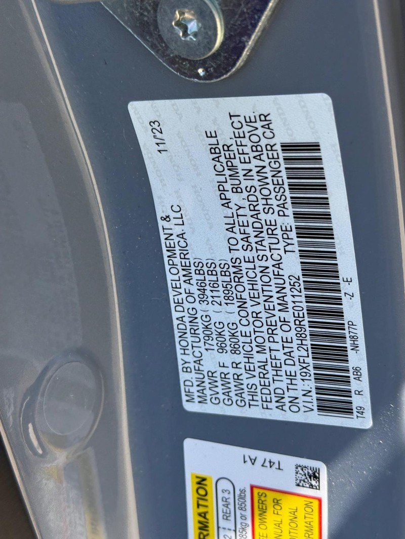 Honda Civic Hatchback Vehicle Full-screen Gallery Image 21