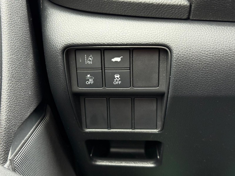 Honda CR-V Vehicle Image 21