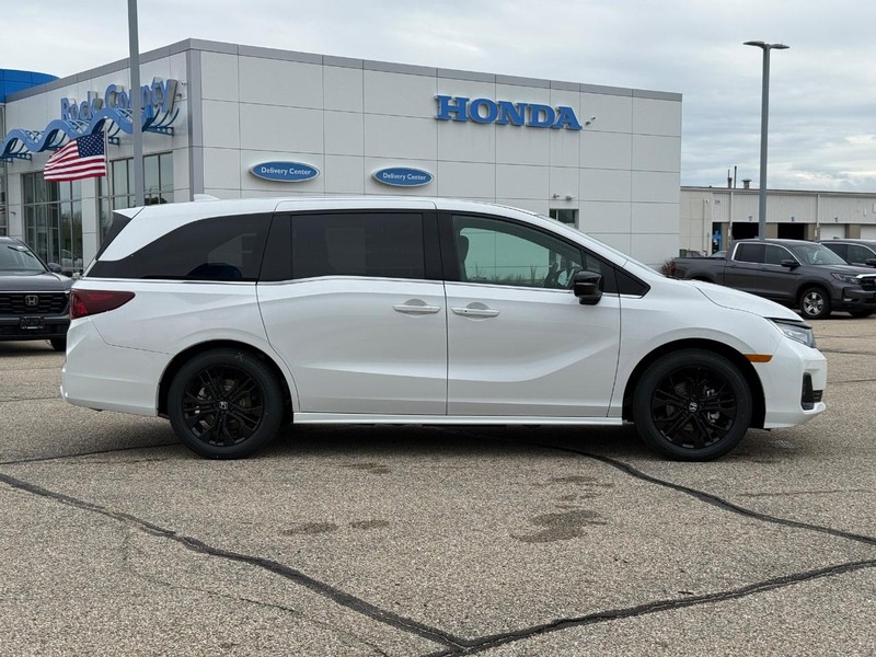 Honda Odyssey Vehicle Image 2