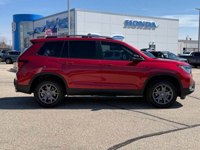 Honda Passport Vehicle Image 2