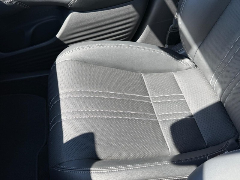 Honda HR-V Vehicle Image 18