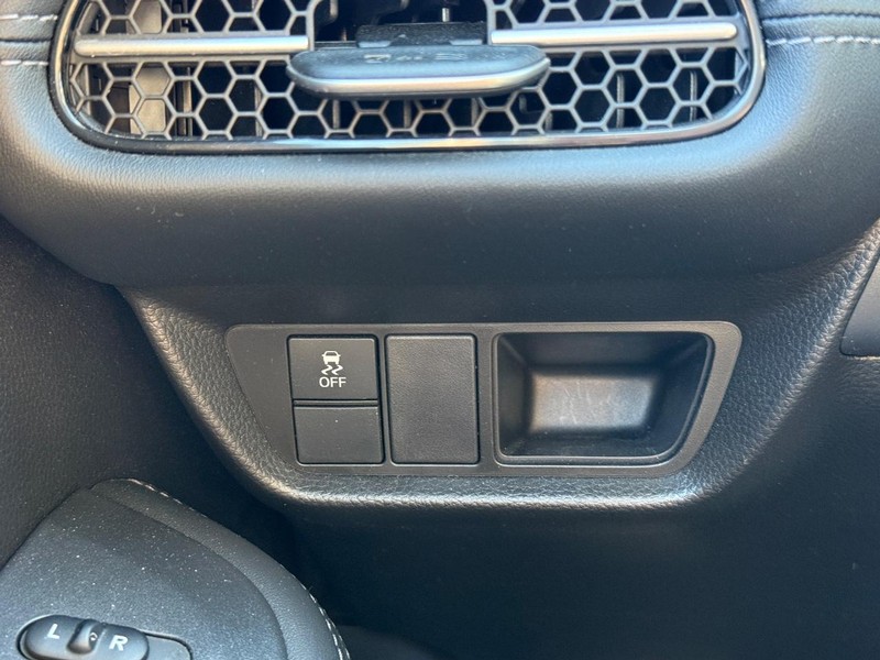 Honda HR-V Vehicle Image 19