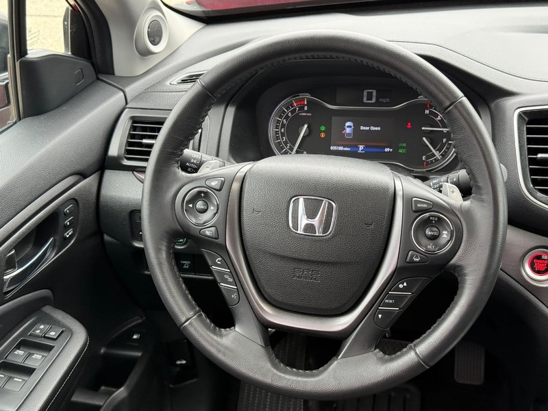 Honda Ridgeline Vehicle Full-screen Gallery Image 13