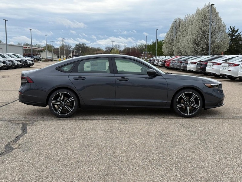 Honda Accord Sedan Vehicle Image 2
