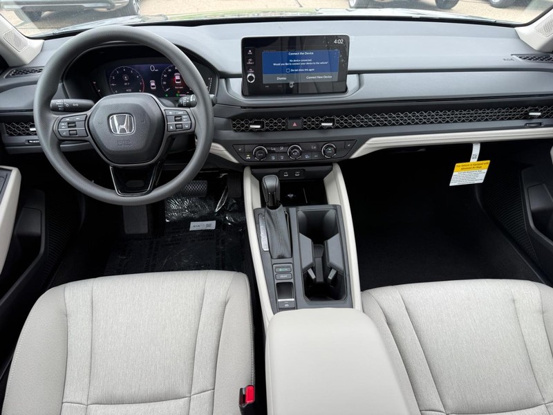 Honda Accord Sedan Vehicle Image 10