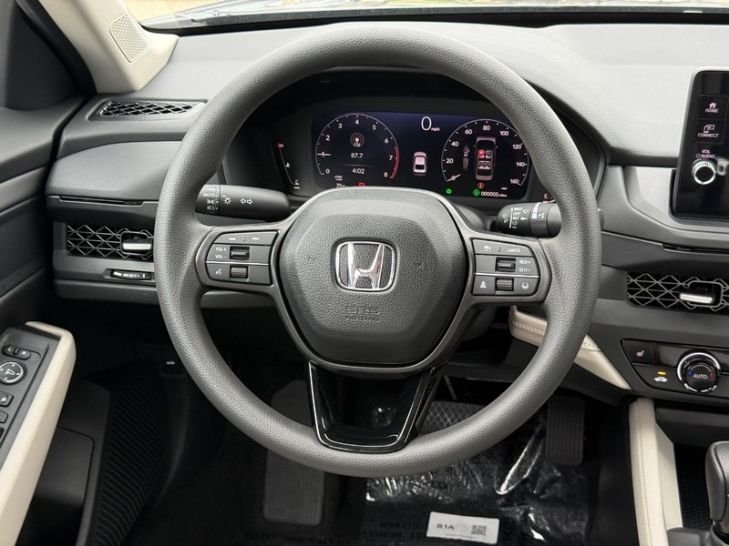 Honda Accord Sedan Vehicle Image 13
