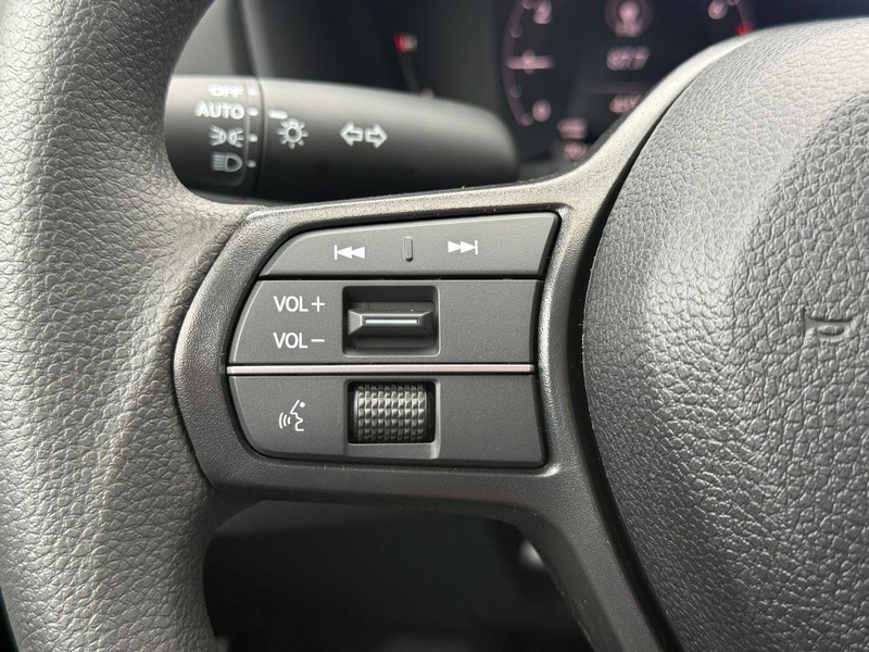 Honda Accord Sedan Vehicle Image 15