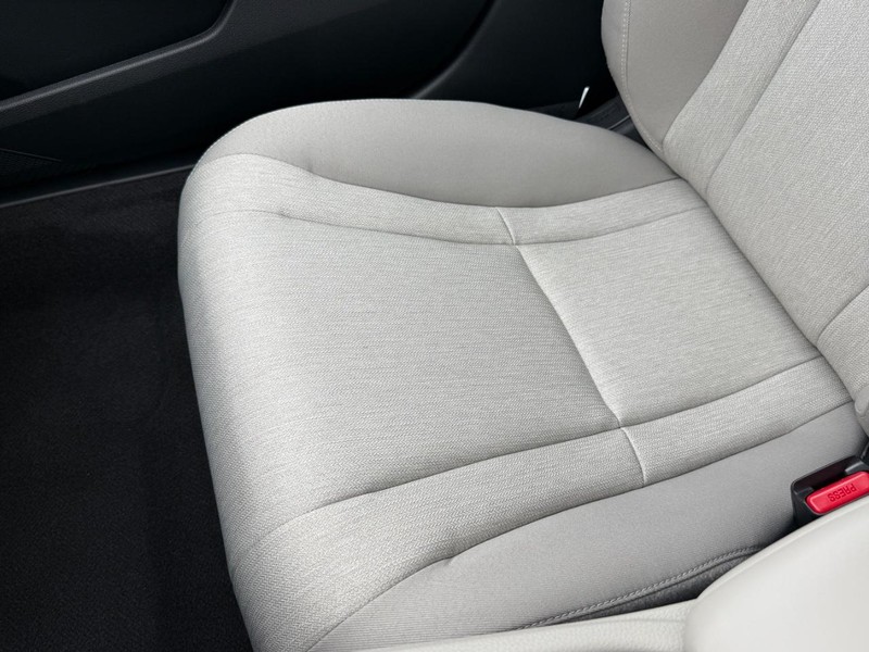 Honda Accord Sedan Vehicle Image 20
