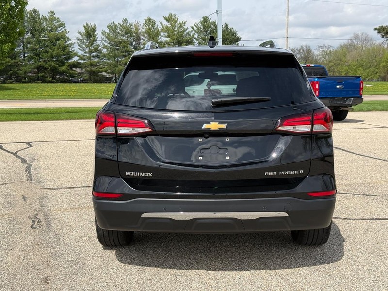 Chevrolet Equinox Vehicle Image 4