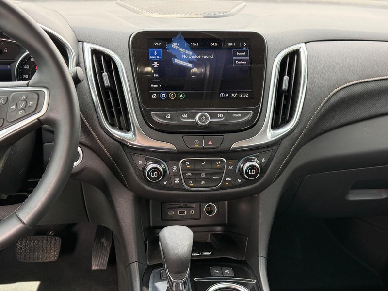 Chevrolet Equinox Vehicle Image 11