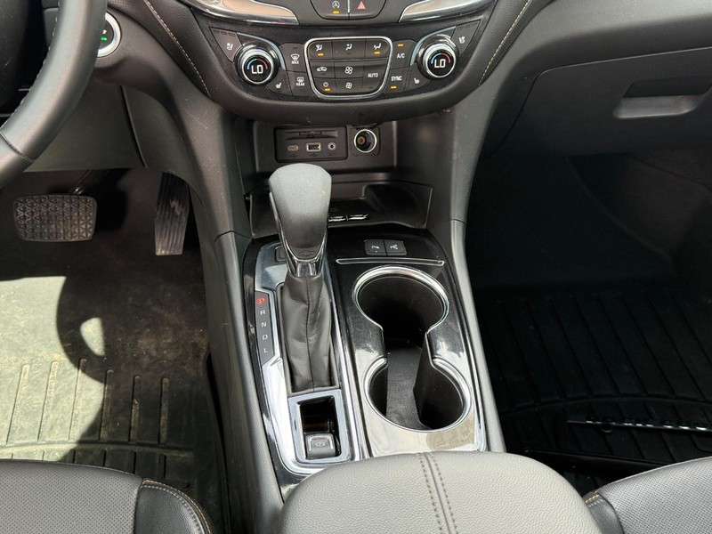 Chevrolet Equinox Vehicle Image 12