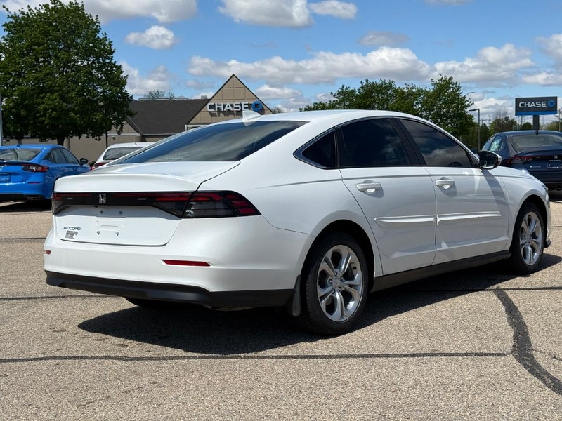 Honda Accord Sedan Vehicle Image 3