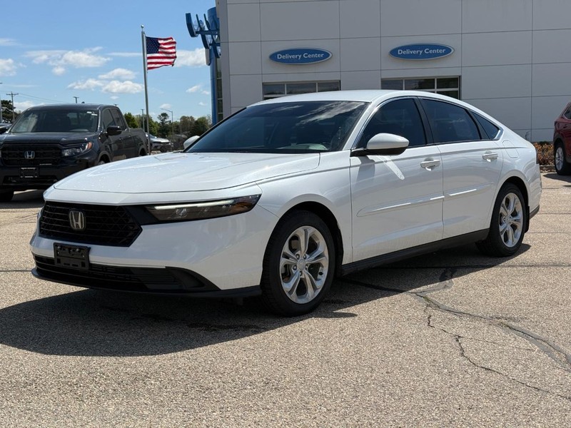 Honda Accord Sedan Vehicle Image 8