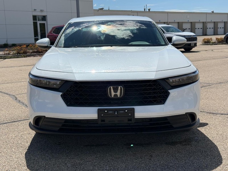 Honda Accord Sedan Vehicle Image 9