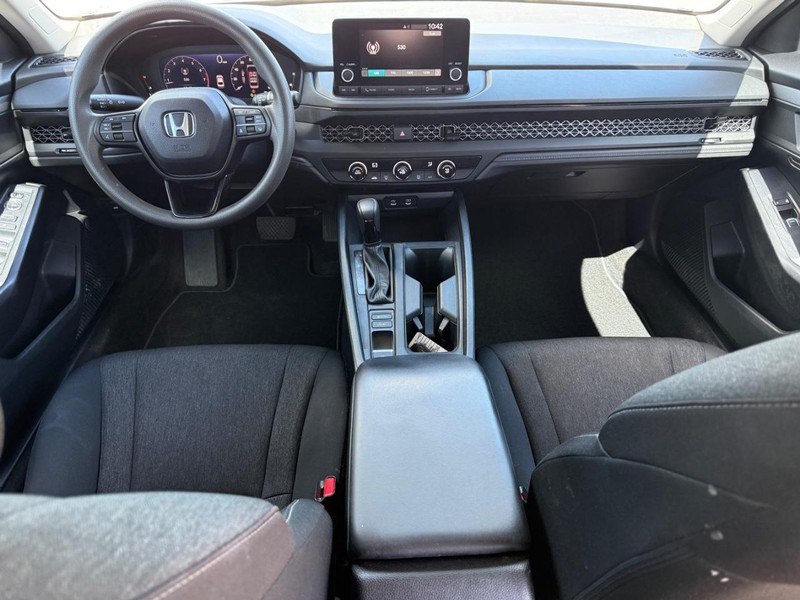 Honda Accord Sedan Vehicle Image 11