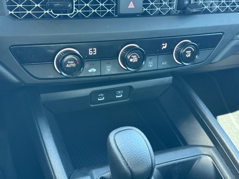 Honda Accord Sedan Vehicle Image 18