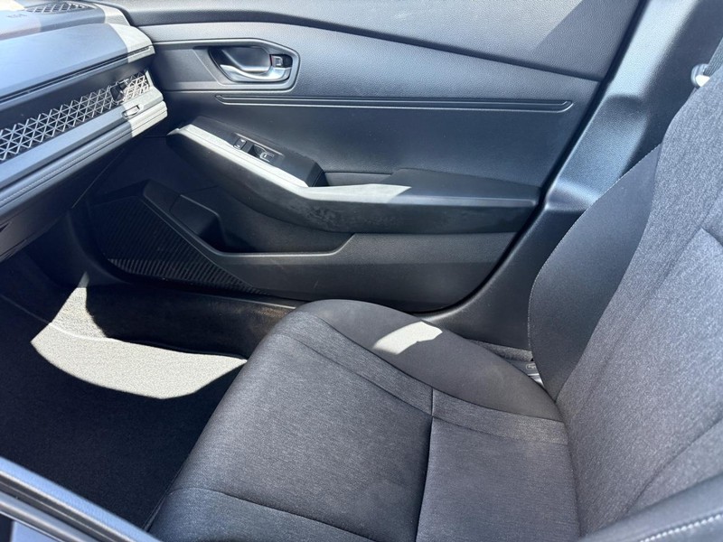 Honda Accord Sedan Vehicle Image 20