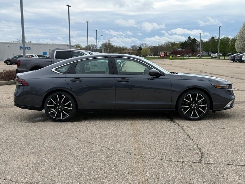 Honda Accord Hybrid Vehicle Image 2