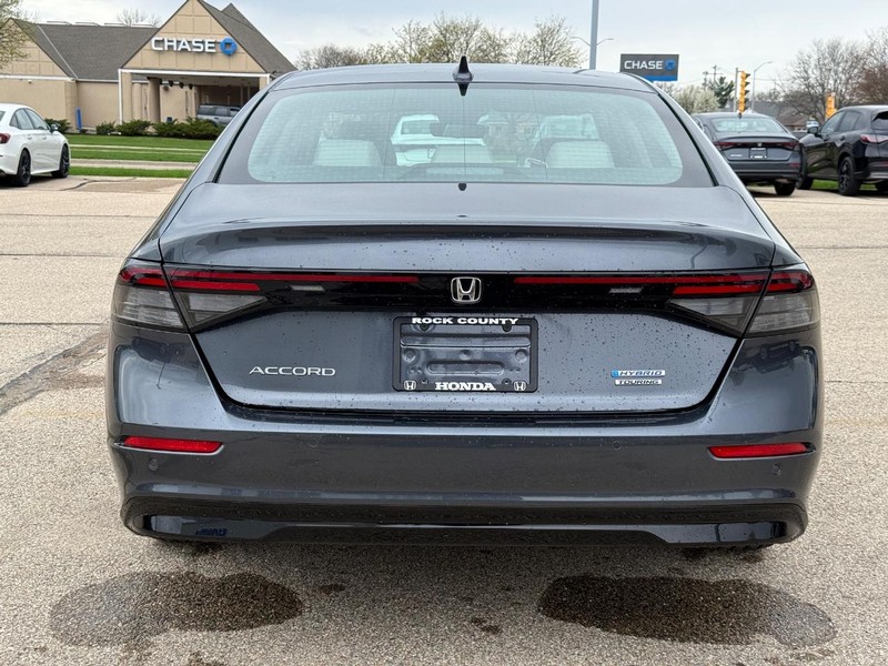 Honda Accord Hybrid Vehicle Image 4