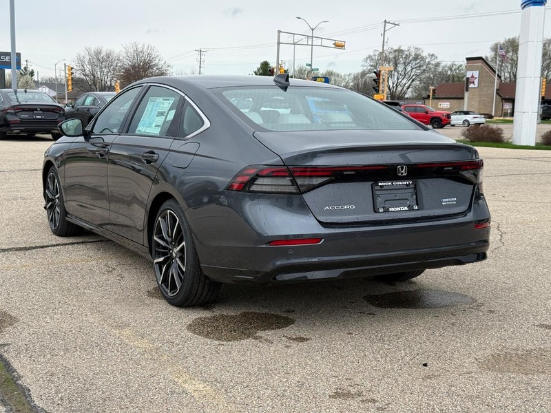 Honda Accord Hybrid Vehicle Image 5