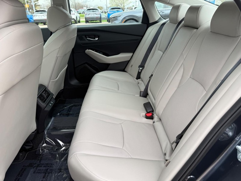 Honda Accord Hybrid Vehicle Image 9