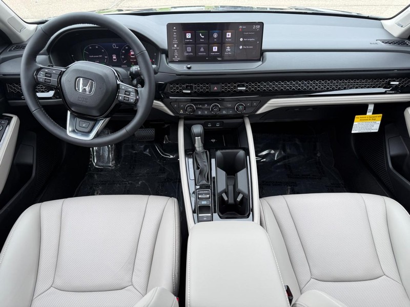 Honda Accord Hybrid Vehicle Image 10